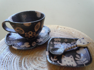 黒の陶器blog.jpg